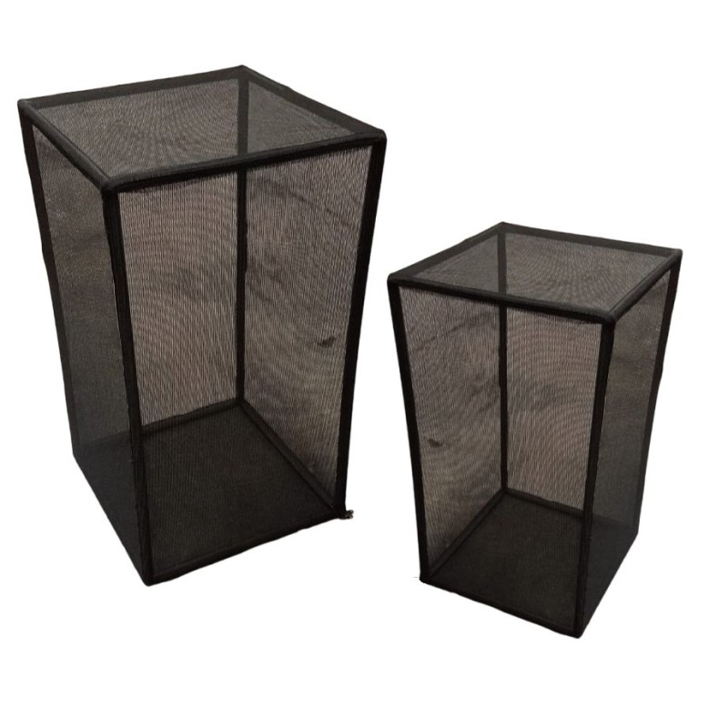 Mesh and Plastic Flexarium